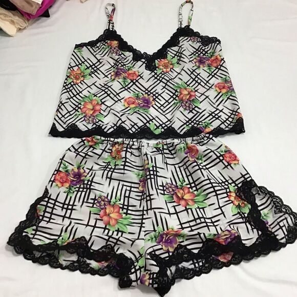 Victoria’s Secret Gold Label 2-Piece Floral Print Pajama Set Vintage Size S - Picture 10 of 11